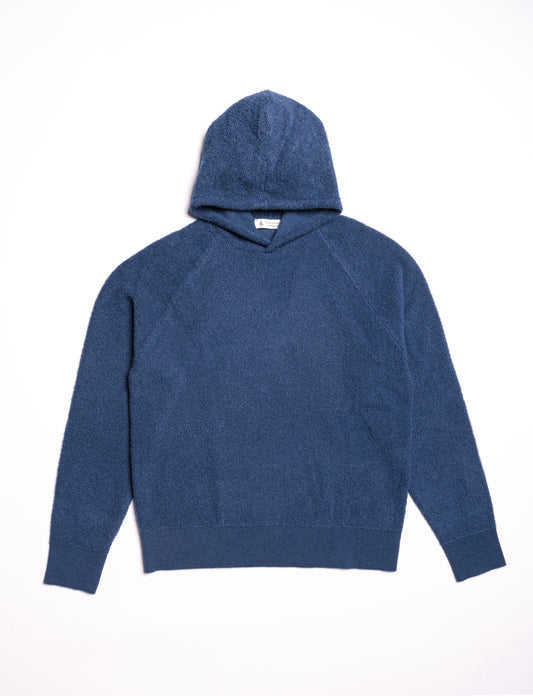 Cashmere sweatshirt with blue hood