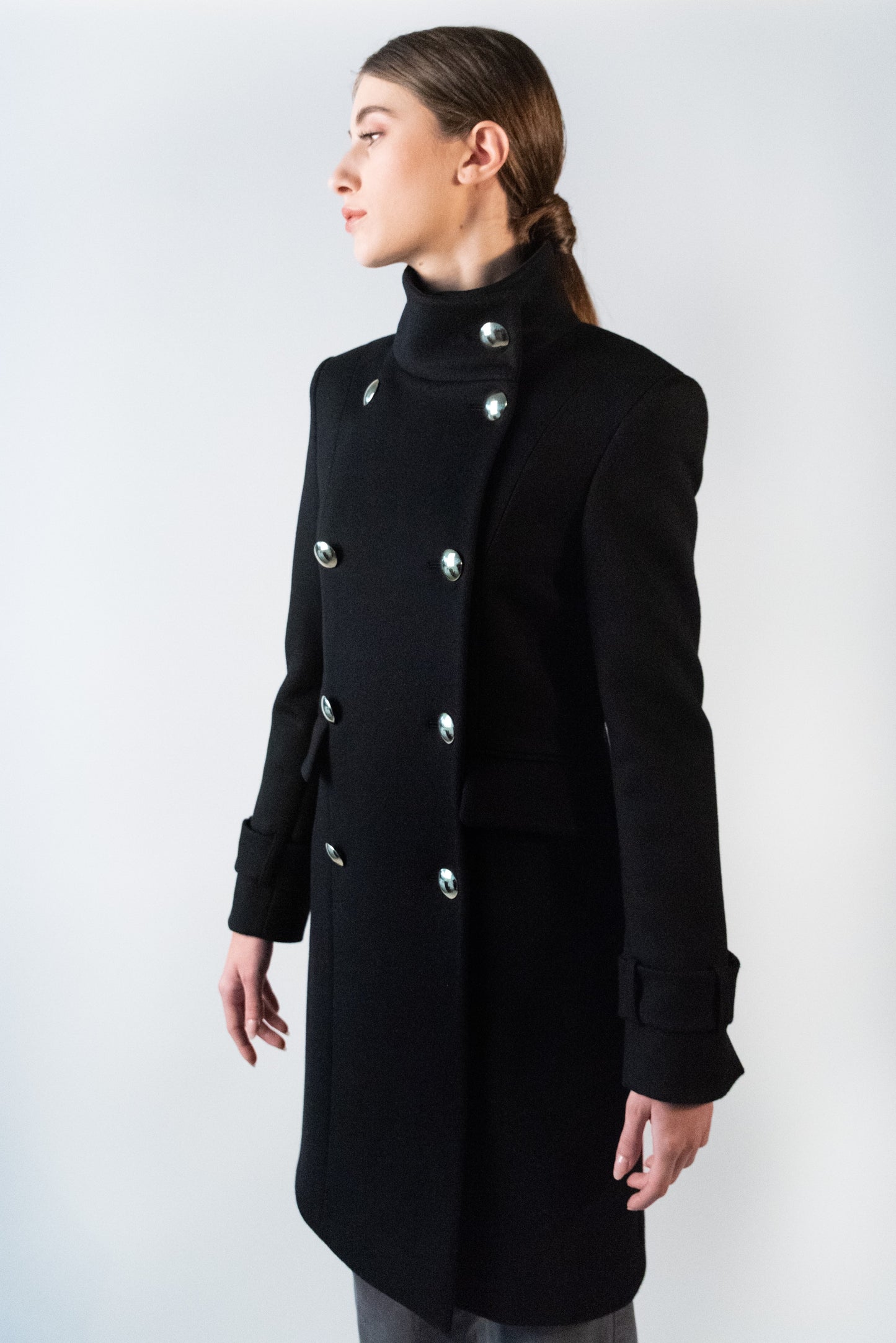 black double-breasted coat in cashmere wool
