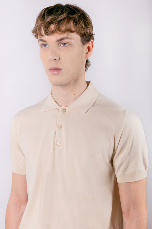 Short-sleeved polo shirt in natural color in cotton