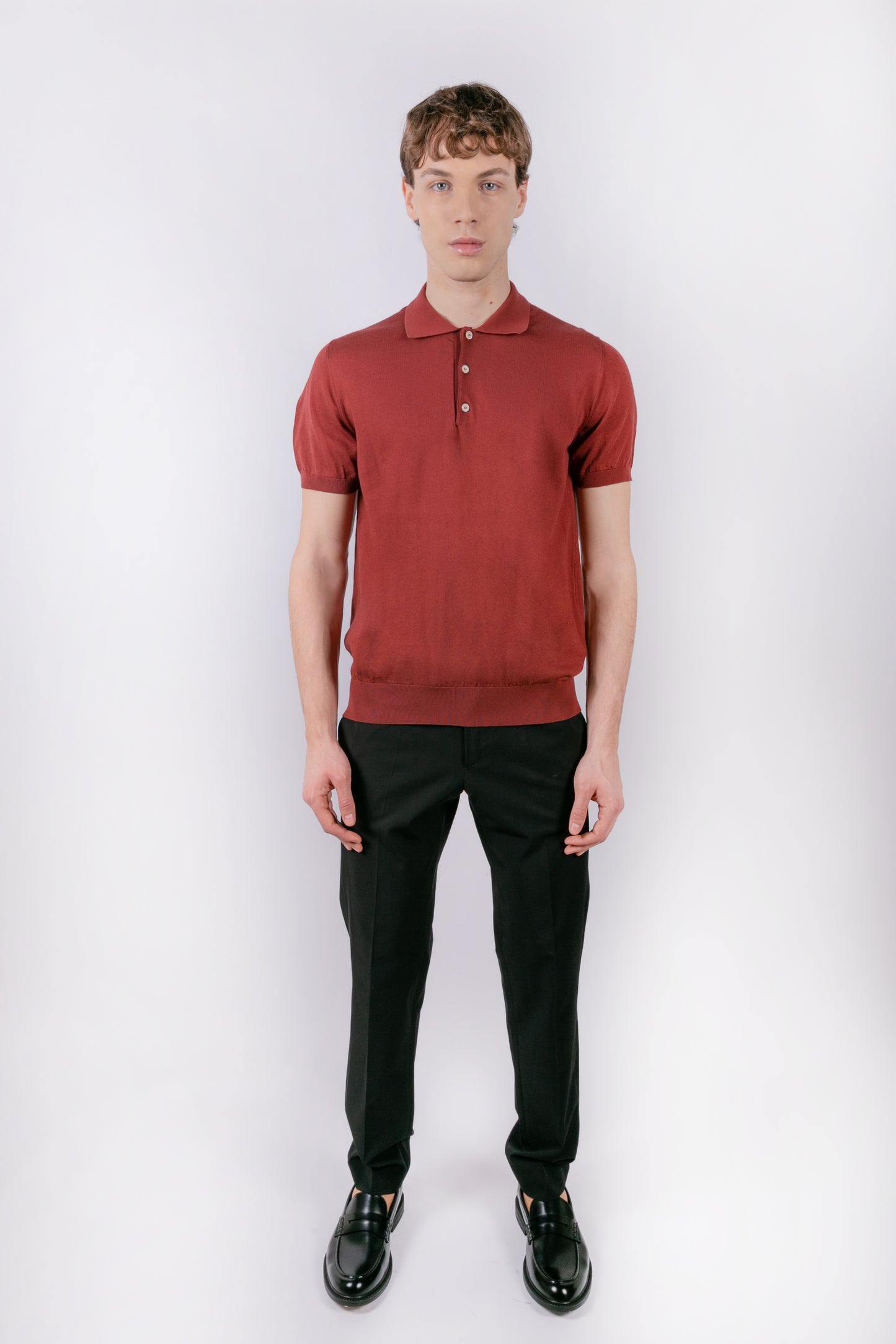 Short-sleeved burgundy cotton polo shirt
