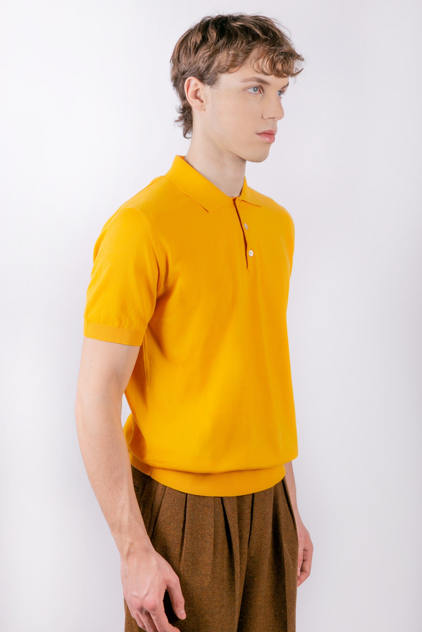 Yellow short-sleeved polo shirt in cotton