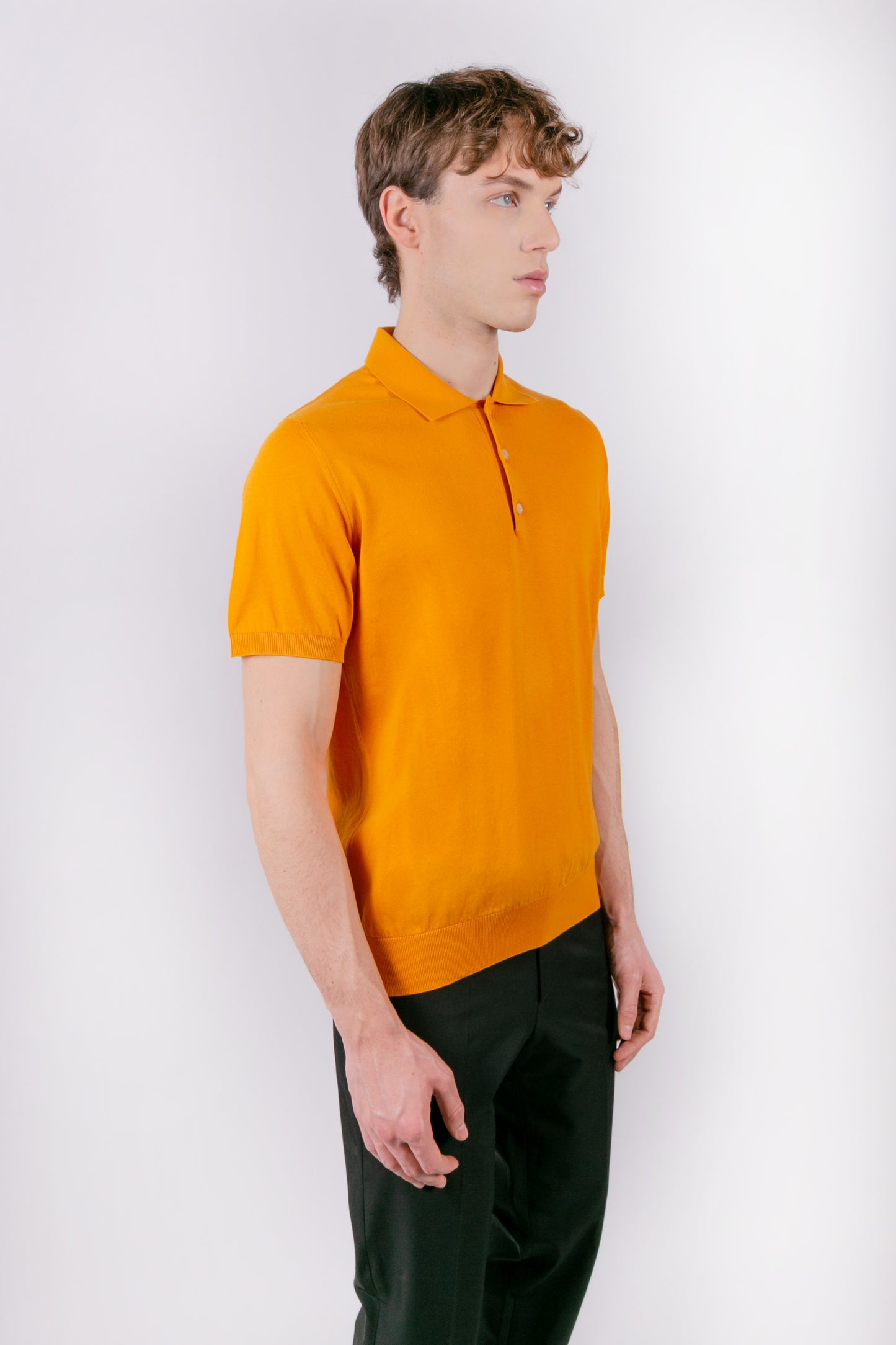 Ocher short-sleeved polo shirt in cotton